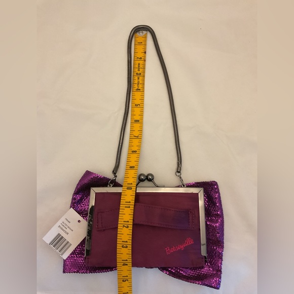 NWT beautiful sequin Betsey Johnson clutch/purse - Picture 6 of 6